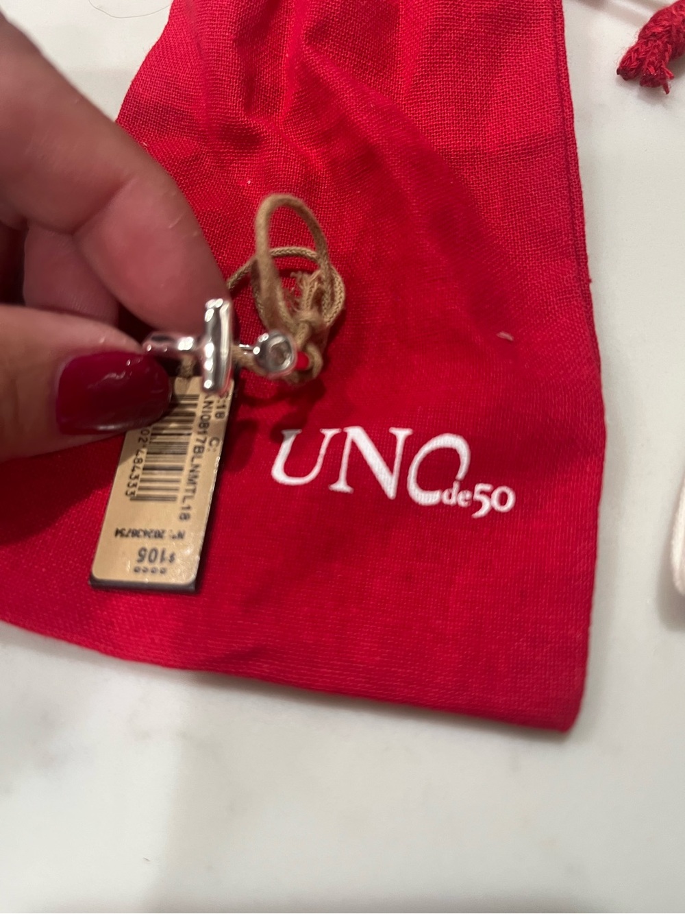 UNO de 50 Silver Toggle Bracelet with Beige Leather and Red Pouch